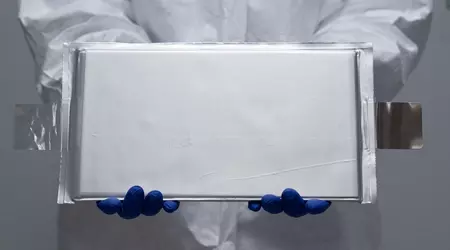 Le batterie a elettrolita solido di Factorial Energy aumenteranno l'autonomia delle auto elettriche del 50%