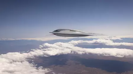 Appaiono le foto del nuovo bombardiere stealth statunitense B-21 Raider