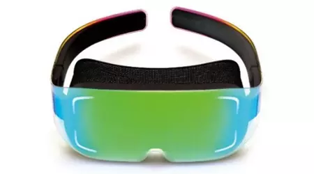 Sharp ha mostrato un prototipo di cuffia VR con risoluzione 2K per occhio e frame rate di 120 Hz