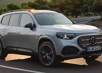 La nuova Mercedes-Benz GLB debutta in ...