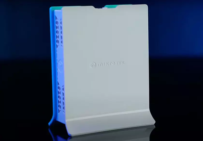 MikroTik hAP ax lite router wireless da viaggio VPN