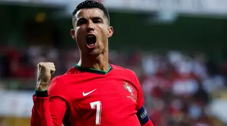 Cristiano Ronaldo ha lanciato il suo canale YouTube, ha battuto il record storico del servizio e ha ottenuto un pulsante d'oro: tutto in un giorno!