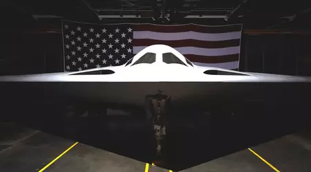 Northrop Grumman ha presentato il bombardiere nucleare B-21 Raider di nuova generazione, in grado di resistere ai sistemi di difesa aerea più avanzati