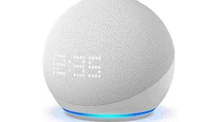 Amazon abbassa il prezzo di Echo Dot 5 Gen: un altoparlante intelligente con orologio integrato e Alexa a 39 dollari
