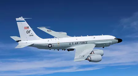 Gli Stati Uniti portano in cielo uno dei velivoli più rari, l'RC-135S "Cobra Ball", utilizzato per la sorveglianza delle armi nucleari.