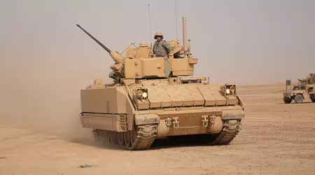 I russi esaminano i Bradley ucraini catturati e ammettono che il loro BMP-3 non è neanche lontanamente simile