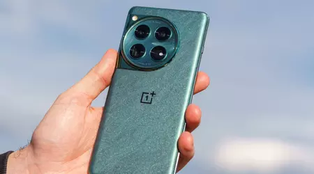 OnePlus 12 riceve l'aggiornamento OxygenOS 15 con funzioni AI per migliorare foto e note