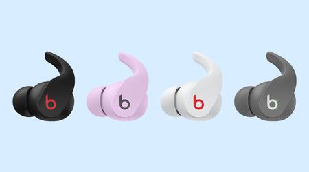 Kim Kardashian è già in giro con le cuffie non annunciate TWS Beats Fit Pro Live