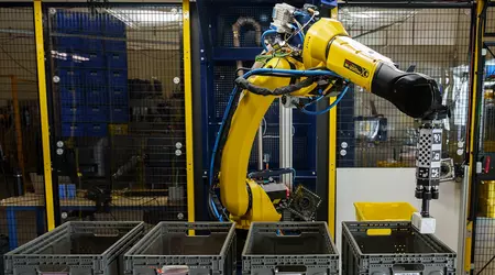 Amazon presenta il robot Sparrow per svolgere lavori di routine nei magazzini