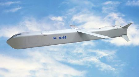 I russi hanno presentato il missile da crociera Kh-69 con una testata di 310 kg e una gittata fino a 290 km per il caccia di quinta generazione Su-57.