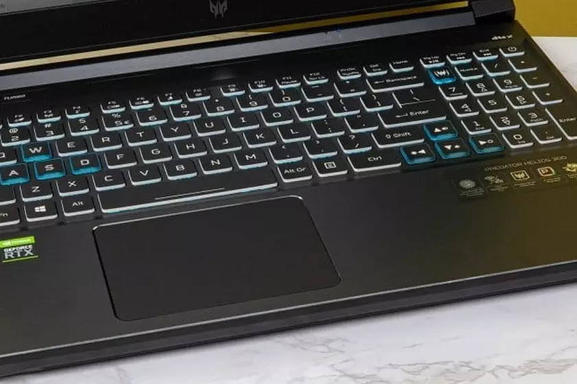 Acer Predator Helios 300 computer diagnosi automobile