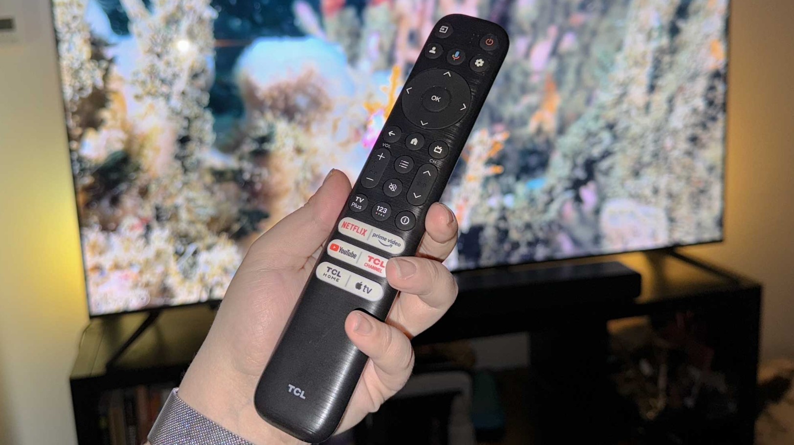 Televisore 4K economico TCL Q65 QLED da 55 pollici