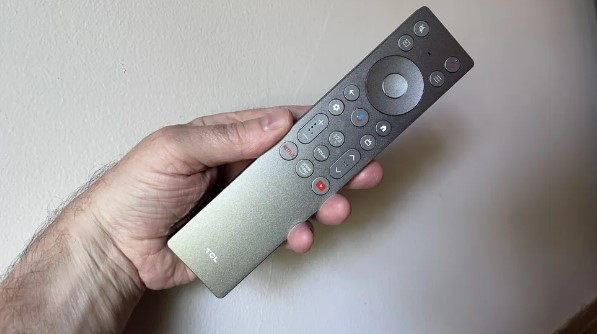 TCL TV 4K da 65 pollici della serie QM8K per giocare con Xbox