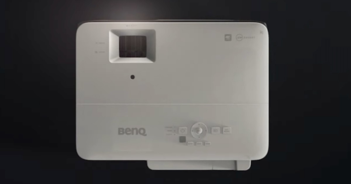 Proiettore BenQ TK700STi per il simulatore di golf skytrak