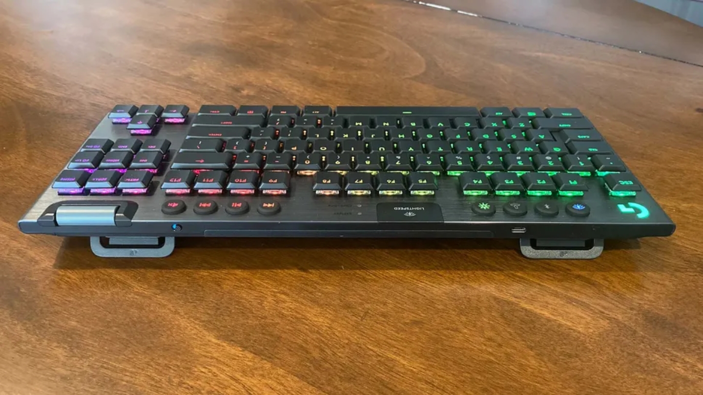 Tastiera meccanica wireless da gioco Logitech G915 TKL