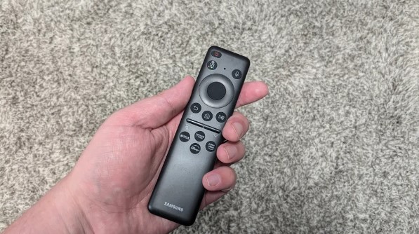 TV per piccoli spazi Samsung da 43 pollici serie QLED Q60D