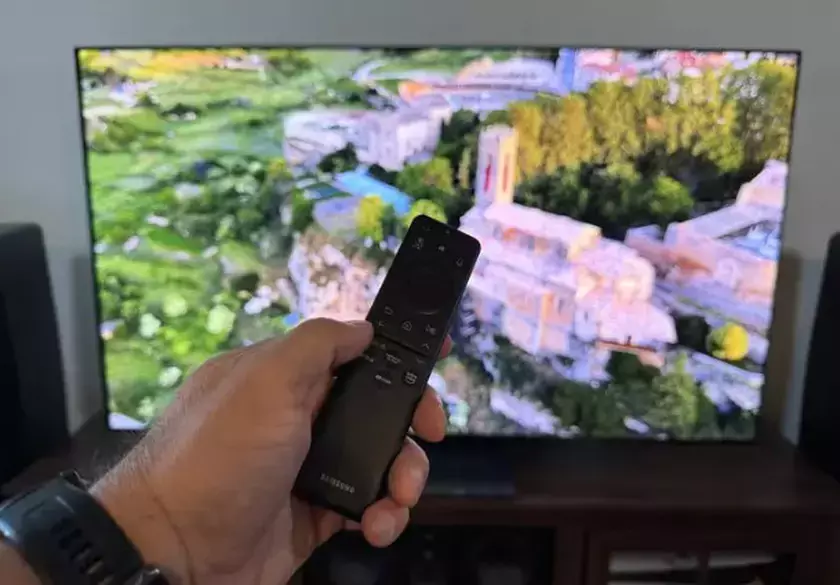 Samsung OLED S90F la migliore TV per lo streaming