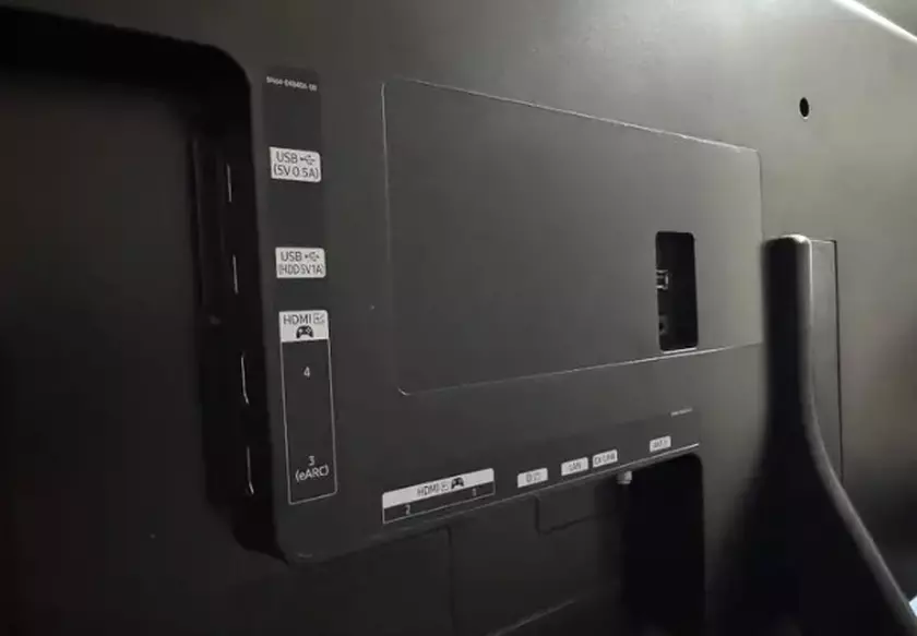 TV 4K OLED ad alta frequenza di aggiornamento Samsung S90F