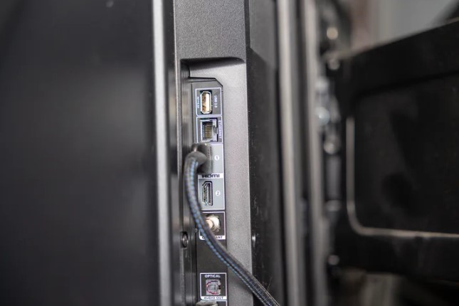 Televisore compatto 4K TCL da 43 pollici Q65 QLED Series