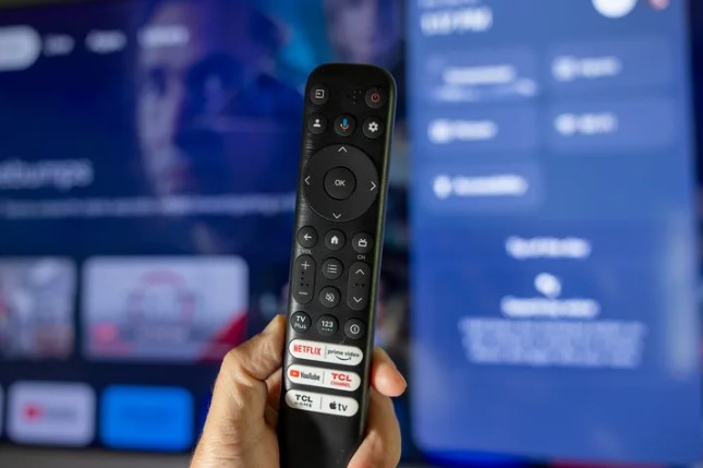 TV TCL da 43 pollici della serie QLED Q65 per piccoli spazi