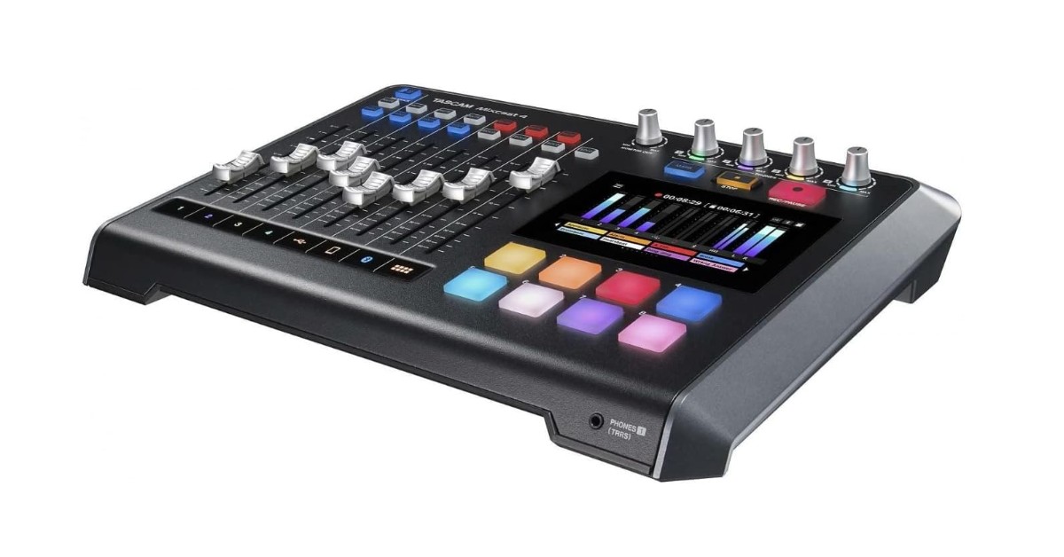 Mixcast 4 di Tascam, mixer audio per podcast