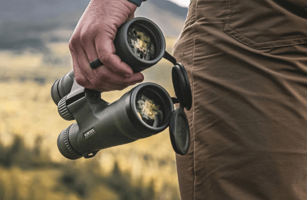 Binocolo con armatura Vortex Razor UHD 18X56