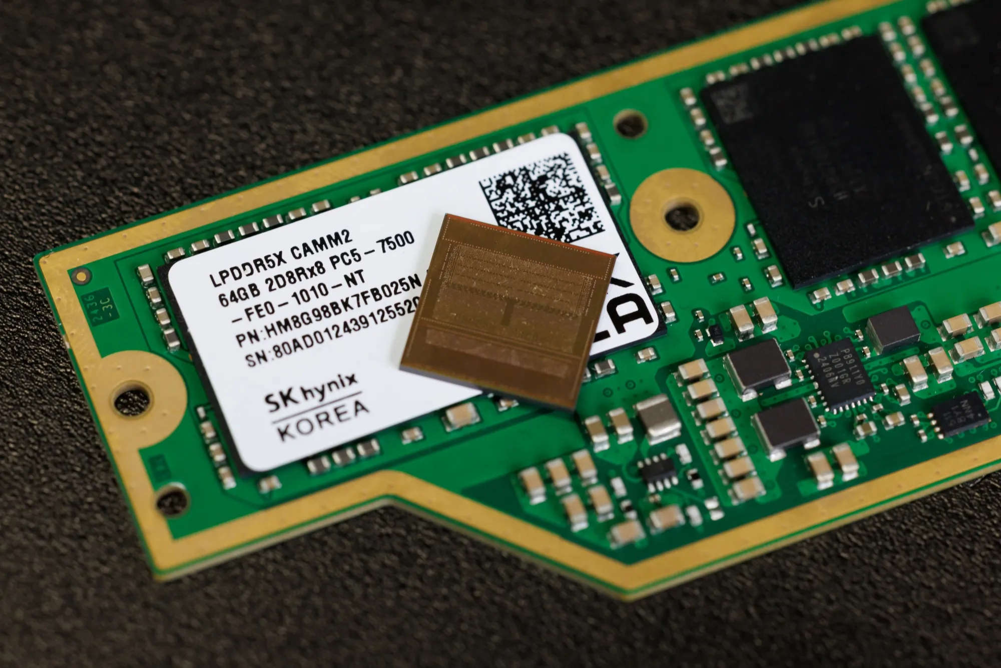SK Hynix presenta HBM3E a 12 strati: una nuova era di memoria ad alta velocità