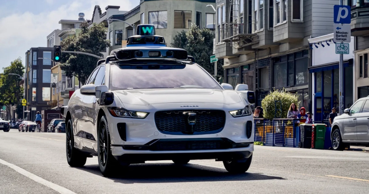 Waymo lancia i taxi senza conducente basati su Jaguar I-Pace