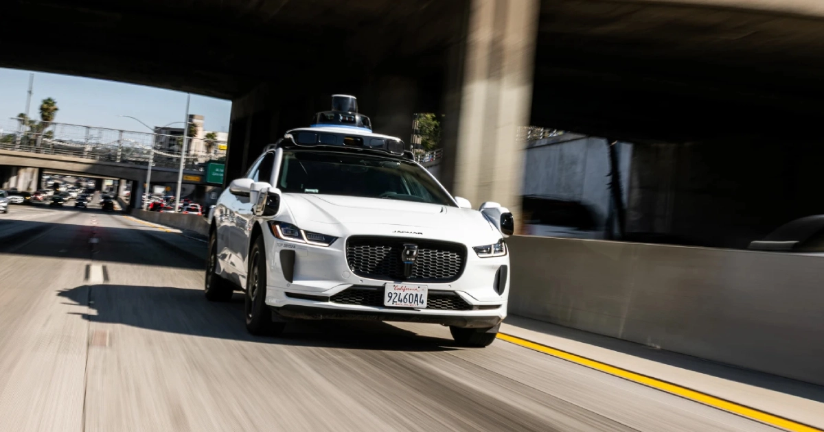 Test dei Jaguar I-Pace autonomi di Waymo: il futuro è già sull'autostrada