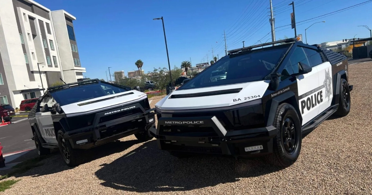 La polizia di Las Vegas sperimenta il futuristico Cybertruck di Tesla Il Cybertruck di Tesla mostrato nella dimostrazione della polizia di Las Vegas