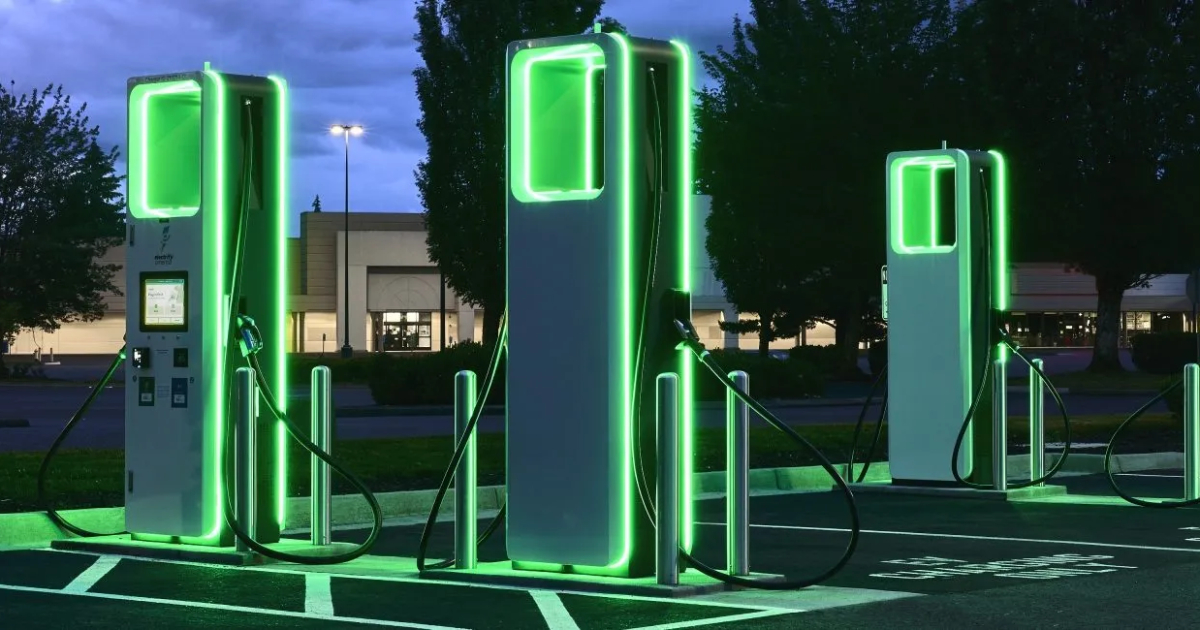 Nel mondo della ricarica: Come le nuove tecnologie stanno cambiando l'esperienza dei proprietari di veicoli elettrici Come ricaricare completamente: Il futuro delle stazioni di ricarica per veicoli elettrici