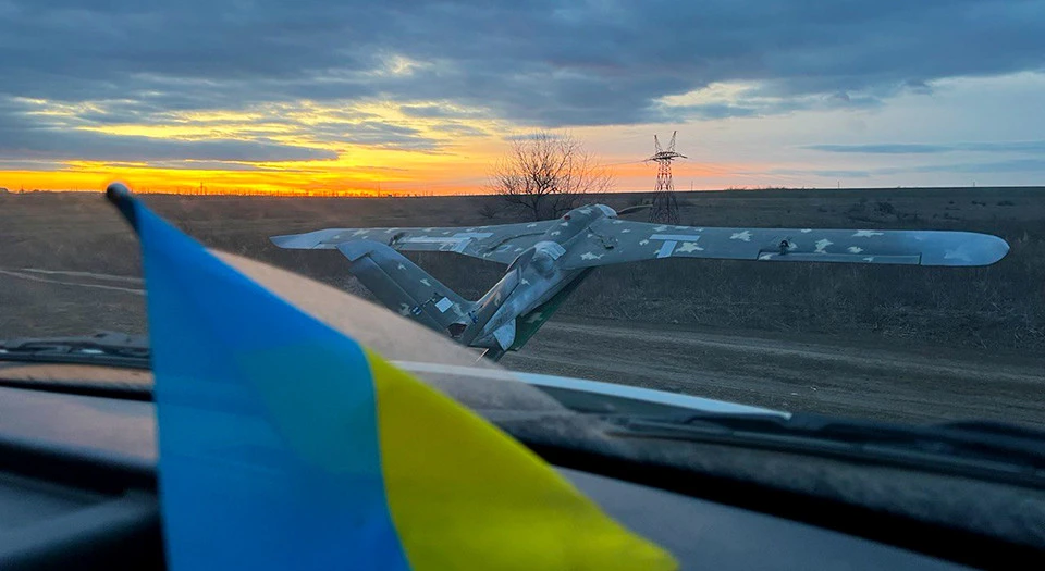 L'Ucraina ha creato il drone da ricognizione e attacco Backfire, che costa meno di 30.000 dollari, può trasportare due munizioni a grappolo e non teme la guerra elettronica. L'Ucraina ha creato il drone da ricognizione e attacco Backfire, che costa meno di 30.000 dollari, può trasportare due munizioni a grappolo e non teme la guerra elettronica.