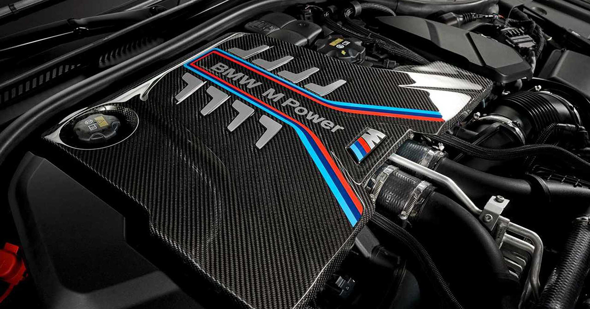 Potenza al massimo: le caratteristiche tecnologiche del motore della BMW M5 CS Sotto il cofano della BMW M5 CS: potenza e tecnologia