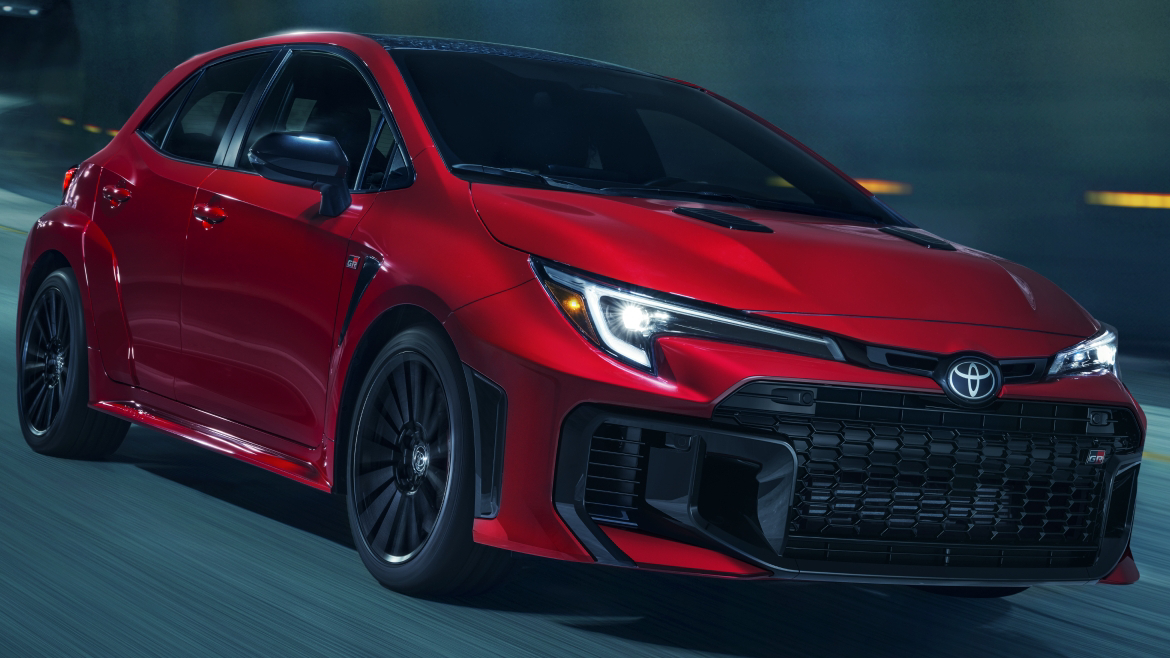 Dentro la Toyota GR Corolla: Potenza, Prestazioni e Precisione Scatenare la Bestia: La Toyota GR Corolla conquista le Strade