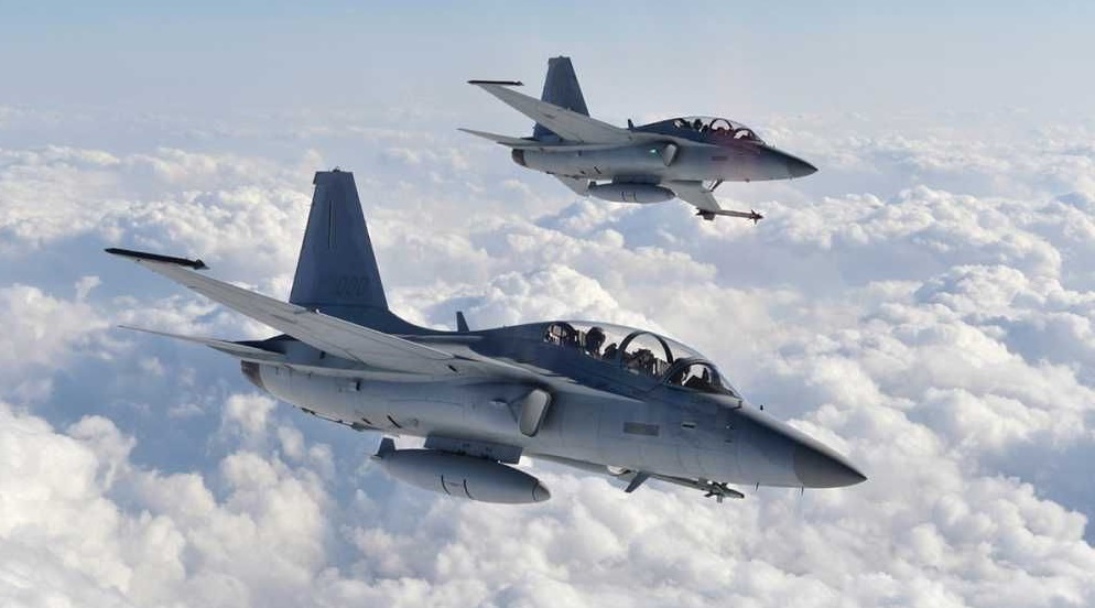 I primi caccia leggeri sudcoreani FA-50 Fighting Eagle sono arrivati in Polonia grazie a un contratto da 700 milioni di dollari. I primi caccia leggeri sudcoreani FA-50 Fighting Eagle sono arrivati in Polonia grazie a un contratto da 700 milioni di dollari.
