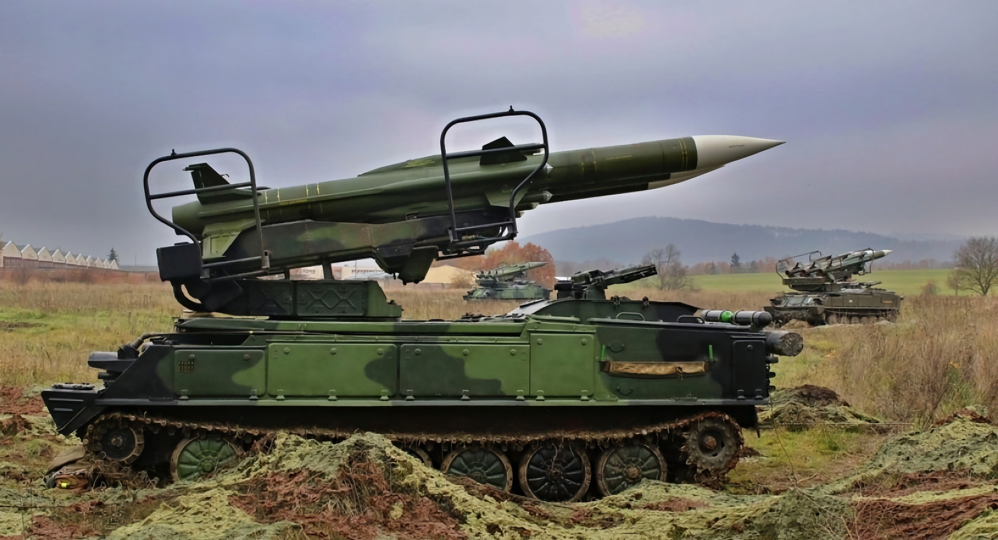 L'Ucraina ha ricevuto dalla Repubblica Ceca due batterie di sistemi missilistici terra-aria 2K12 Kub con un raggio d'ingaggio fino a 20 km. L'Ucraina ha ricevuto dalla Repubblica Ceca due batterie di sistemi missilistici terra-aria 2K12 Kub con un raggio d'ingaggio fino a 20 km.