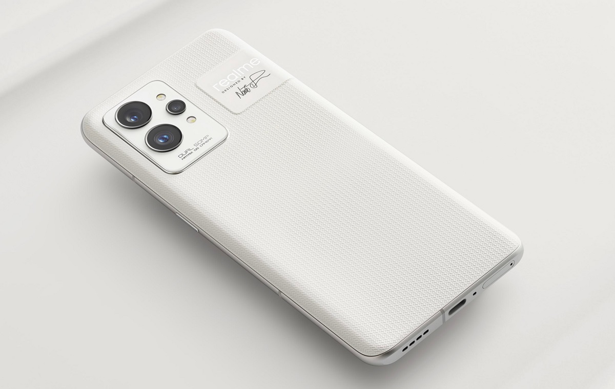 Snapdragon 8 Gen 2, 24GB di RAM e ricarica a 24-0W: le principali specifiche del Realme GT 5 sono note Snapdragon 8 Gen 2, 24GB di RAM e ricarica a 24-0W: le principali specifiche del Realme GT 5 sono note