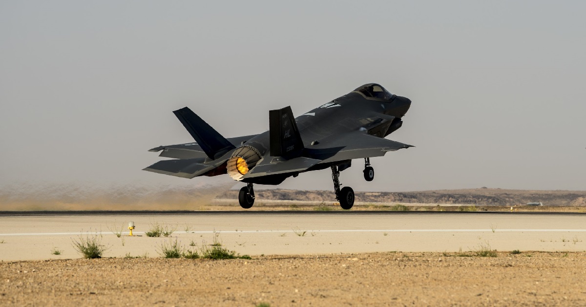 L'F-35 Lightning II ha costretto i caccia russi Su-35 a ridurre la loro aggressività contro i droni statunitensi MQ-9 Reaper in Siria. L'F-35 Lightning II ha costretto i caccia russi Su-35 a ridurre la loro aggressività contro i droni statunitensi MQ-9 Reaper in Siria.