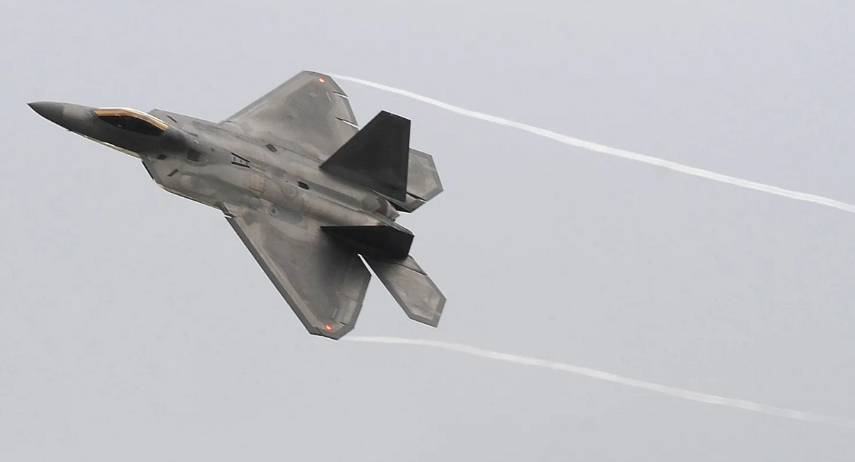 Lockheed Martin potrebbe dotare l'F-35 Lightning II e l'F-16 Fighting Falcon di serbatoi per il carburante a bassa resistenza aerodinamica e furtivi, progettati per l'F-22 Raptor.
