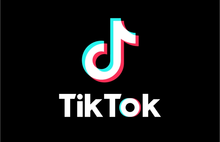 TikTok ha svelato un nuovo logo su sfondo nero: cosa c'è dietro i cambiamenti?