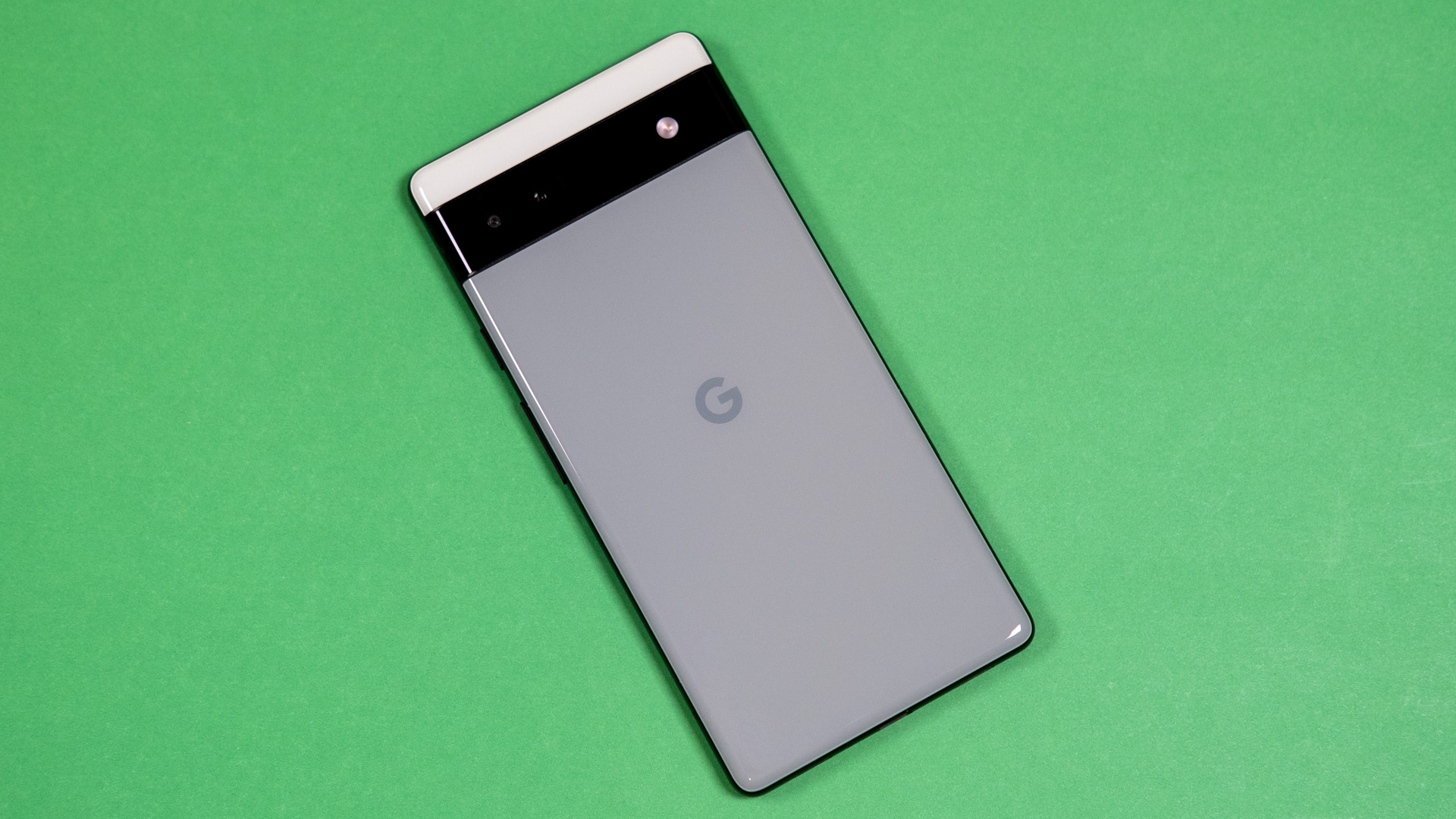 Problemi di batteria del Pixel 6a: Google adotta misure precauzionali Ricarica del Pixel 6a: Google introduce nuove restrizioni di sicurezza
