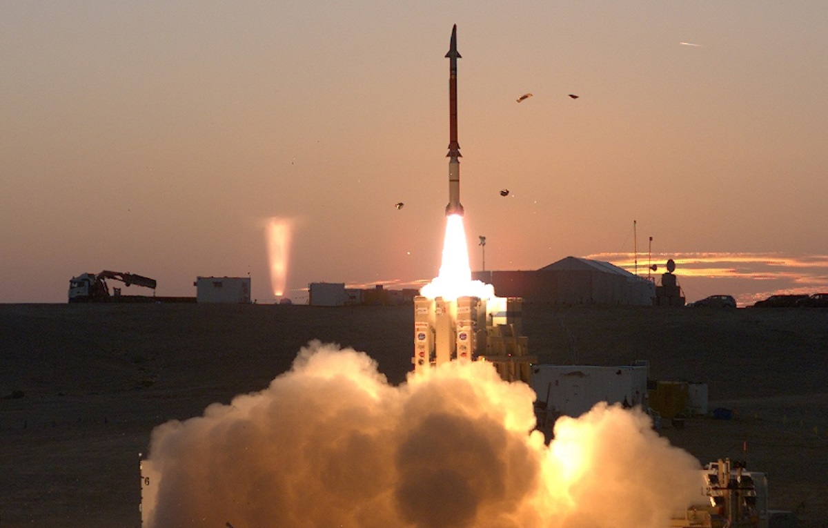 Raytheon ed Electromecanica Ploiesti avvieranno la produzione di SkyCeptor per MIM-104 Patriot - intercettore in grado di abbattere missili balistici a medio raggio Raytheon ed Electromecanica Ploiesti avvieranno la produzione di SkyCeptor per MIM-104 Patriot - intercettore in grado di abbattere missili balistici a medio raggio