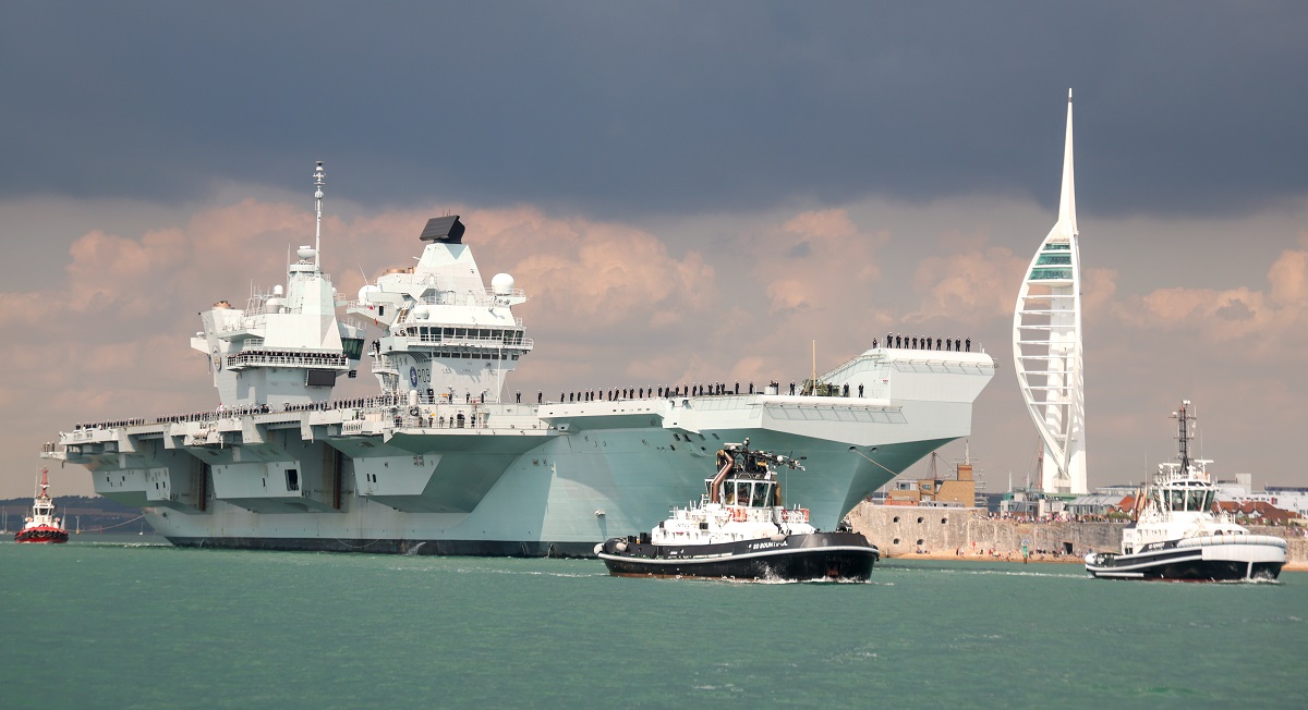 La portaerei HMS Prince of Wales, costata 3,85 miliardi di dollari, è tornata con successo alla base militare di Portsmouth dopo le prove e si sta preparando per l'esercitazione Westlant 23. La portaerei HMS Prince of Wales, costata 3,85 miliardi di dollari, è tornata con successo alla base militare di Portsmouth dopo le prove e si sta preparando per l'esercitazione Westlant 23.