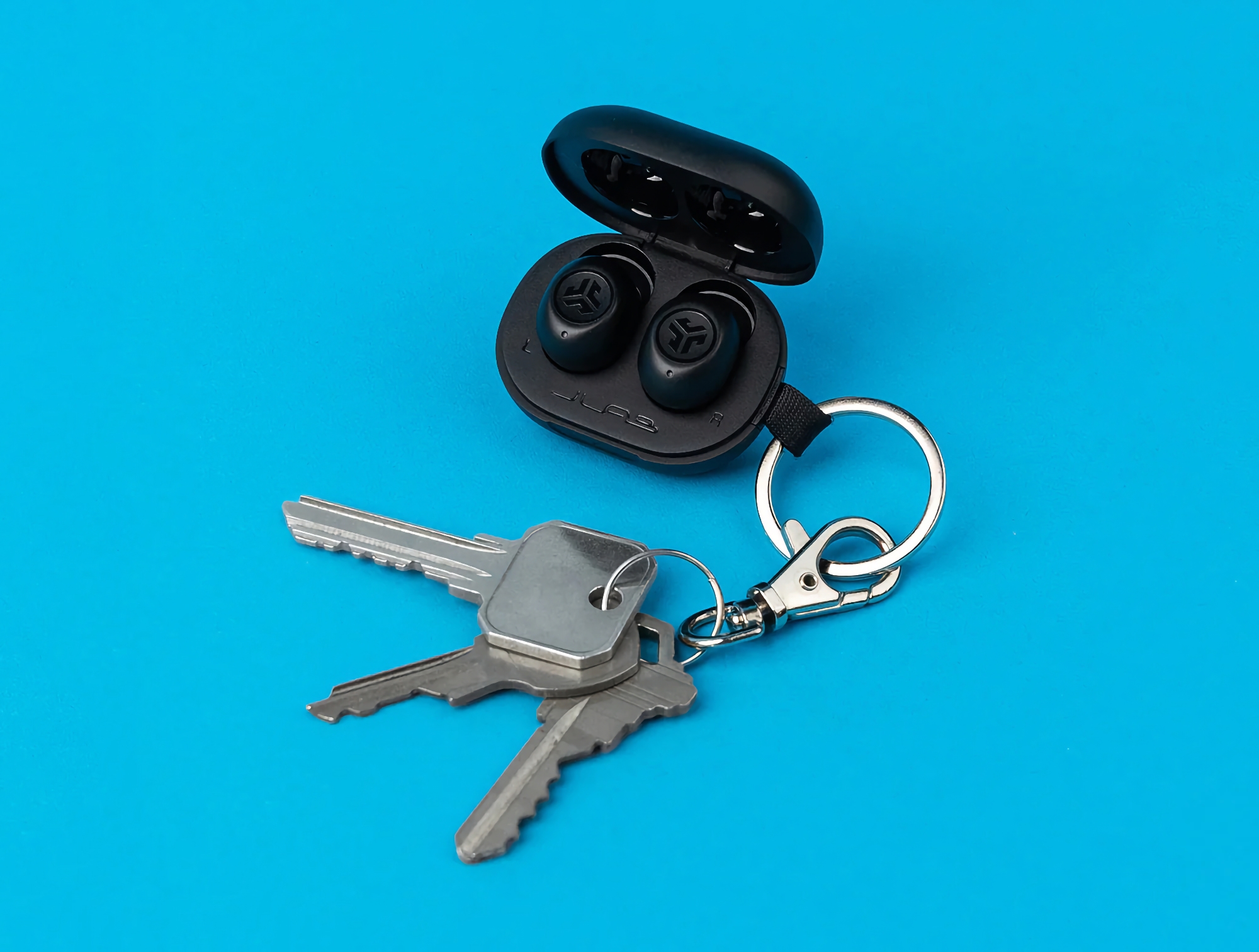 JLab JBuds Mini: auricolari TWS compatti che possono essere indossati come un portachiavi JLab JBuds Mini: auricolari TWS compatti che possono essere indossati come un portachiavi