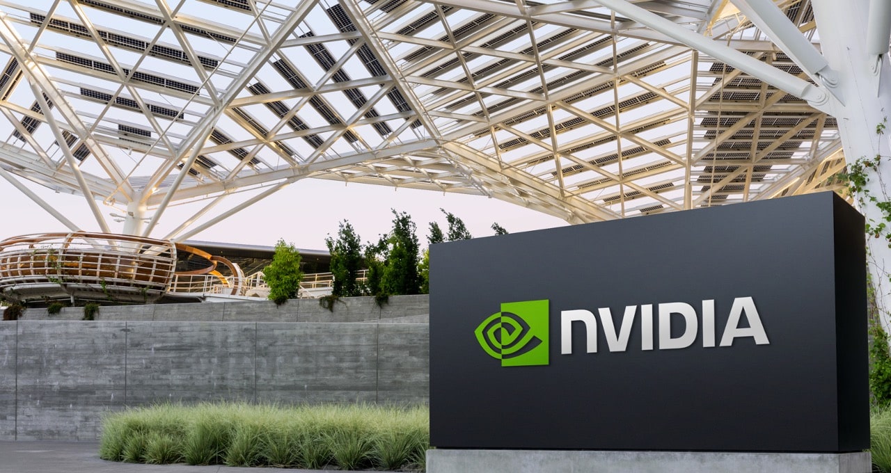 Boom tecnologico: come Nvidia ha raggiunto una crescita dell'80% nelle sue azioni quest'anno Nvidia mostra un aumento: le azioni dell'azienda sono cresciute dell'80% dall'inizio dell'anno