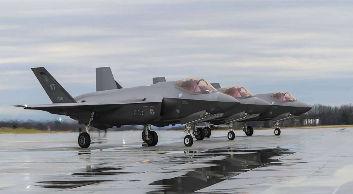 L'aeronautica militare statunitense ha investito 600 milioni di dollari per costruire tre hangar per i caccia di quinta generazione F-35A Lightning II presso la base di Tyndall, in Florida. L'aeronautica militare statunitense ha investito 600 milioni di dollari per costruire tre hangar per i caccia di quinta generazione F-35A Lightning II presso la base di Tyndall, in Florida.