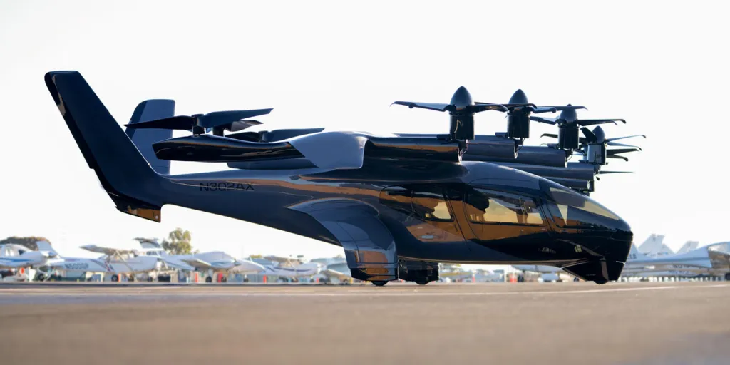 L'US Air Force ha ordinato fino a sei taxi aerei elettrici Archer Aviation Midnight al costo di 142 milioni di dollari. L'US Air Force ha ordinato fino a sei taxi aerei elettrici Archer Aviation Midnight al costo di 142 milioni di dollari.