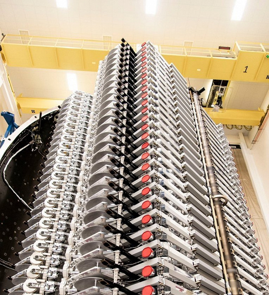 Preparazione di Starship per il lancio di satelliti Starlink