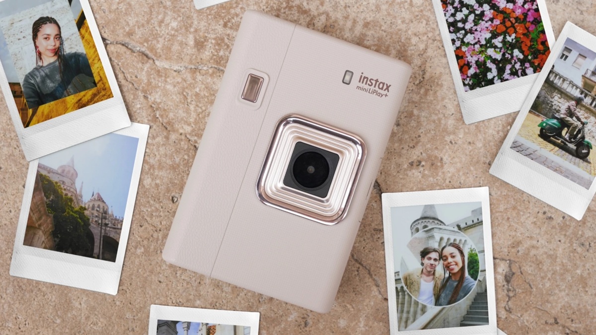 Fujifilm Instax Mini LiPlay+: Dove il Digitale Incontra il Film Istantaneo per Appassionati di Fotografia Tecnologica Fujifilm instax mini LiPlay+: Esperienza Compatta Ibrida per Appassionati di Fotografia Istantanea