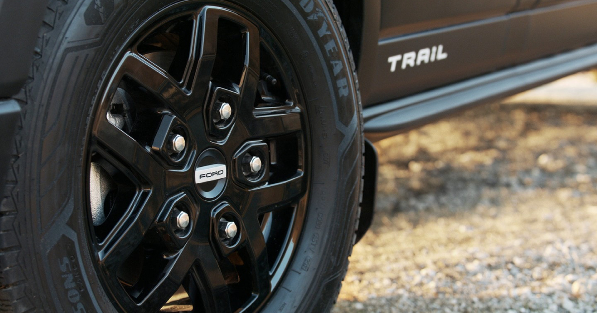 Ford Transit Trail: un viaggio all'avanguardia in un'atmosfera avventurosa, piena di vitalità Scopri il nuovo Ford Transit Trail: furgone avventuroso per gli appassionati di tecnologia